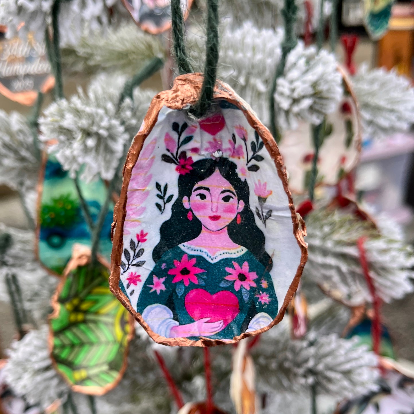 Floral Heart Queen Oyster Ornament