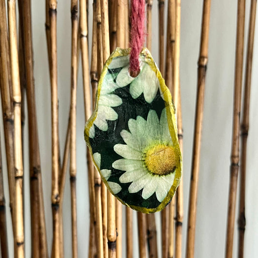 Maryland Daisy Oyster Ornament